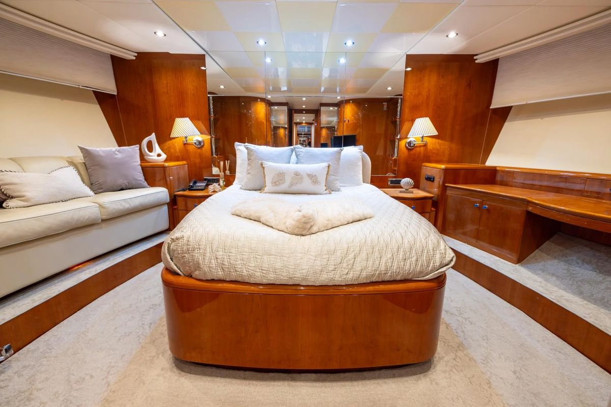 Sirena 88’ FT Yacht