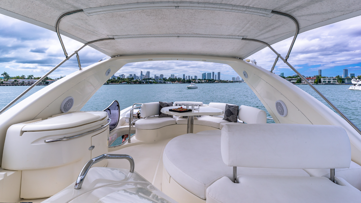 Sealine 70’ FT Yacht