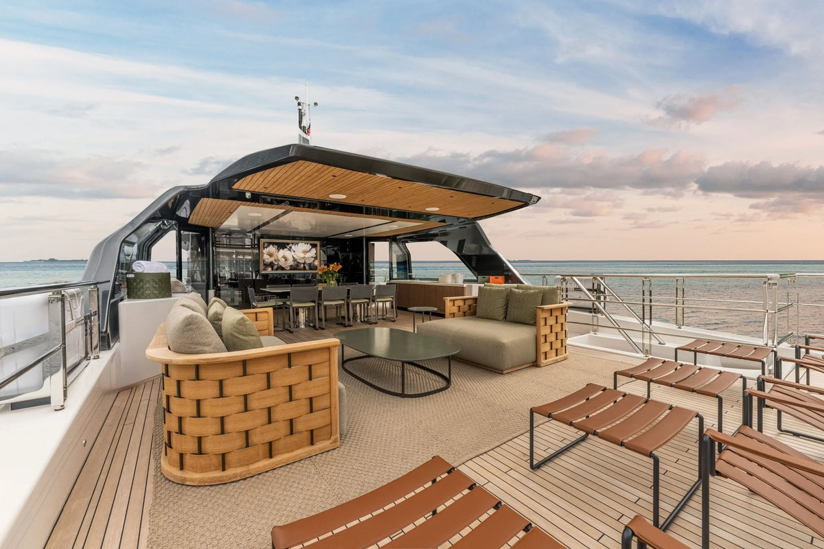 SQUALO 100’ FT Yacht