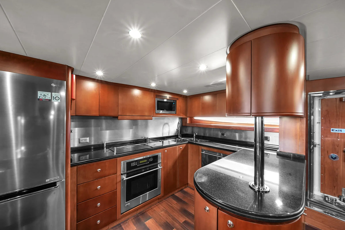 Sonara 100’ FT Yacht